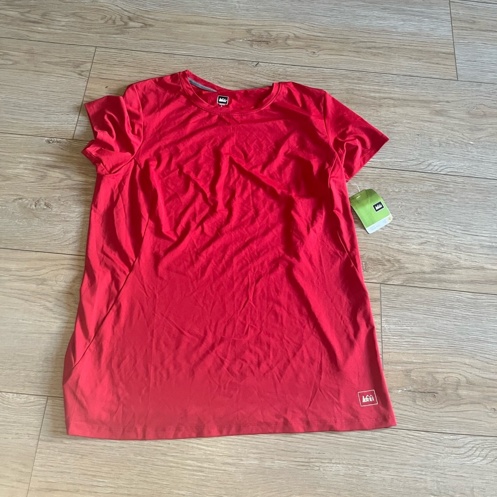 REI women’s top
